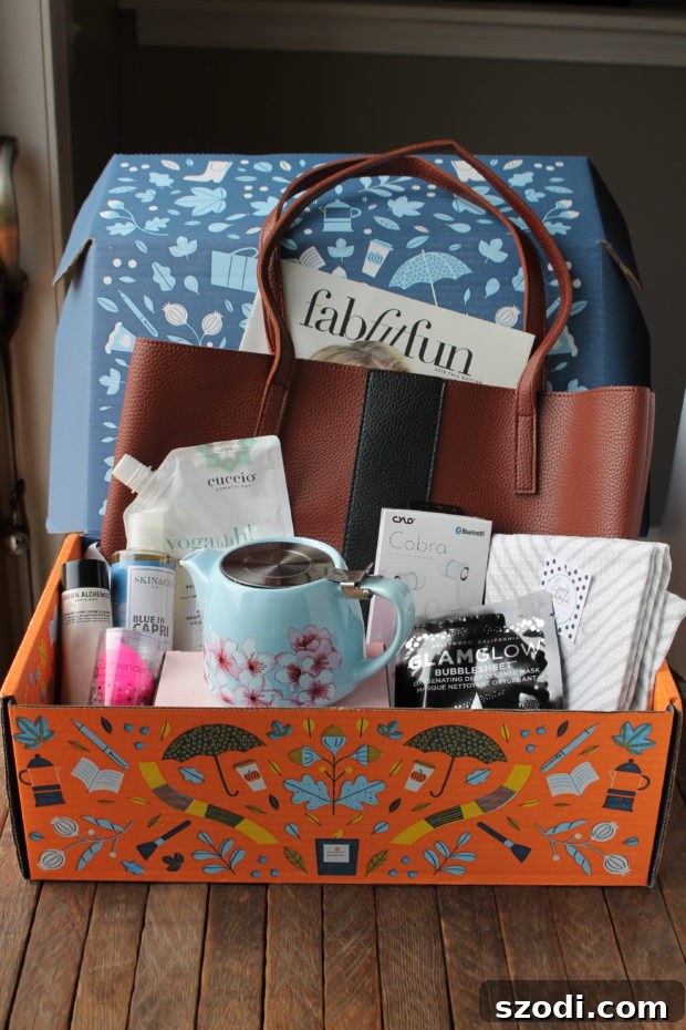 Fall 2018 FabFitFun Box filled with beauty and lifestyle products
